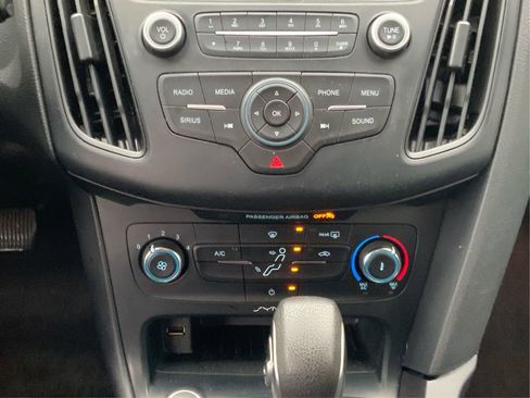 Used 2017 Ford Focus SE image 28