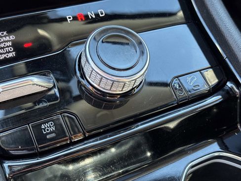 Used 2022 Jeep Grand Cherokee Limited 4xe image 29