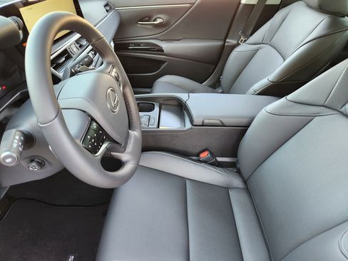 New 2025 Lexus ES 350 w/ Premium Package image 9