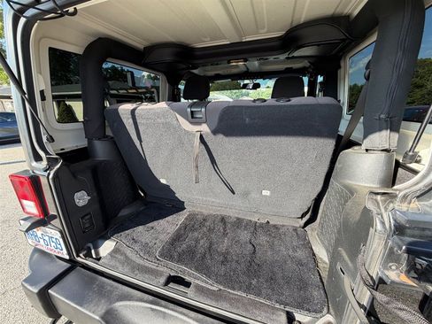 Used 2017 Jeep Wrangler Sport w/ Quick Order Package 24S AWD/4WD image 18