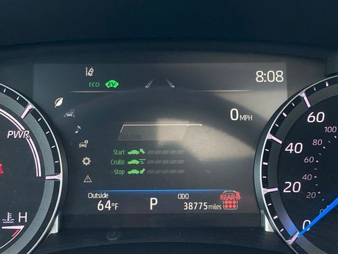 Used 2024 Toyota Highlander XLE FWD image 15