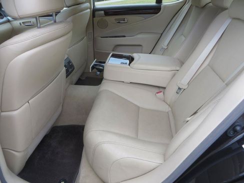 Used 2016 Lexus LS 460 AWD w/ Comfort Package image 26