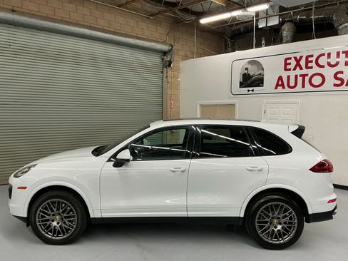 Used 2018 Porsche Cayenne Platinum Edition image 8