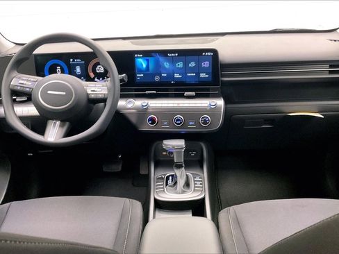 New 2026 Hyundai Kona SE image 5