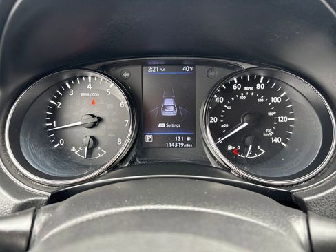 Used 2019 Nissan Rogue SV image 19