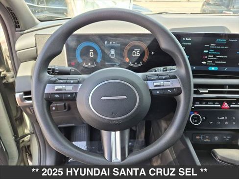 Used 2025 Hyundai Santa Cruz SEL FWD image 11