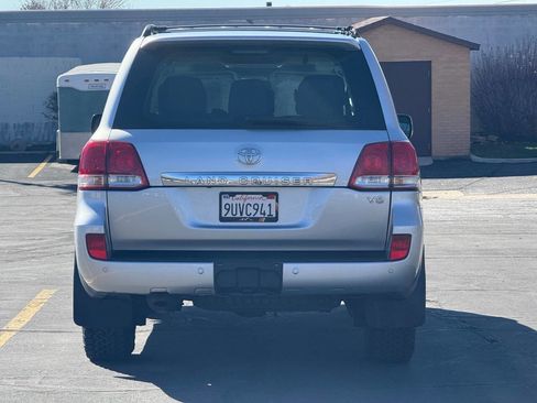 Used 2009 Toyota Land Cruiser Base AWD 4dr SUV image 6