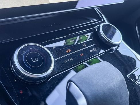 Used 2023 Land Rover Range Rover Sport SE image 23