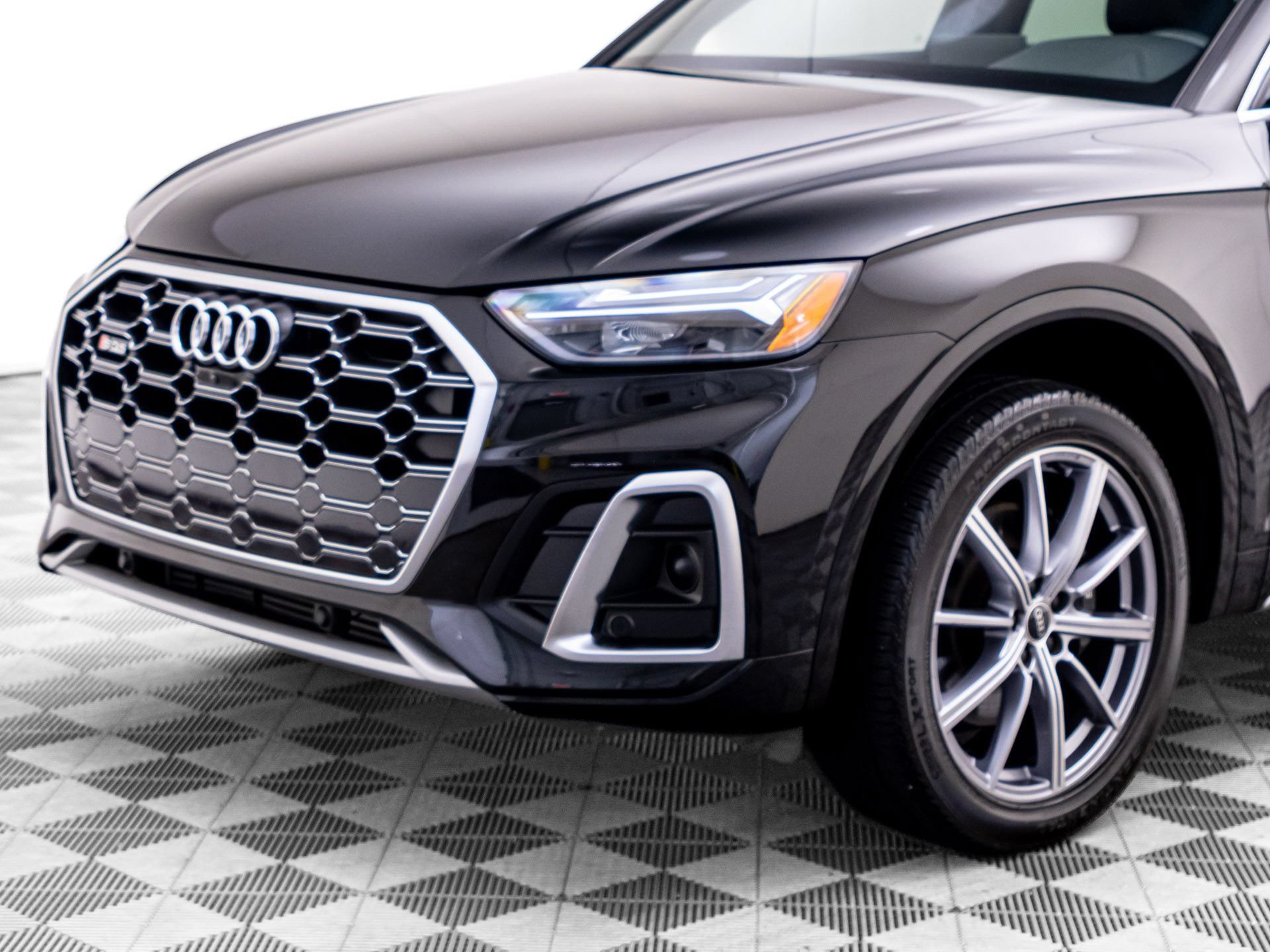 Used 2022 Audi SQ5 Premium Plus w/ Premium Plus Package AWD/4WD image 37