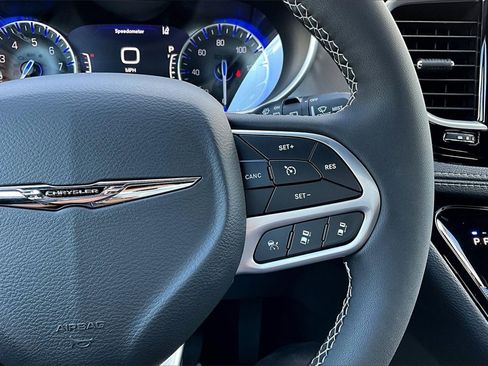 New 2026 Chrysler Pacifica Select image 23