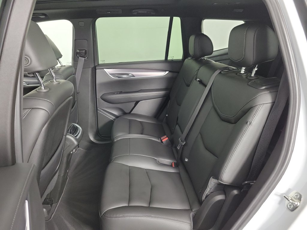 Used 2024 Cadillac XT6 Luxury FWD image 13