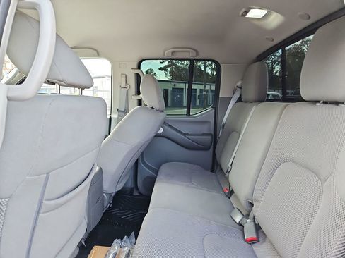 Used 2019 Nissan Frontier SV image 24