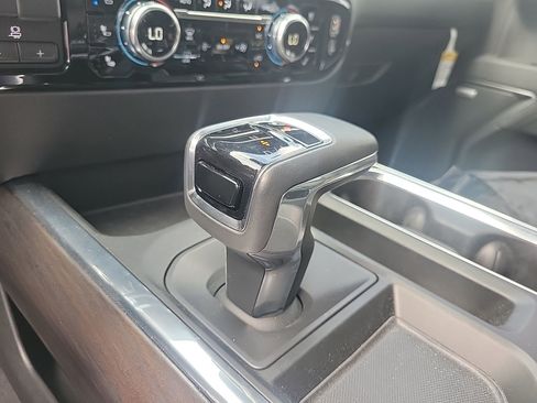 Used 2024 GMC Sierra 1500 SLT w/ SLT Premium Plus Package image 28