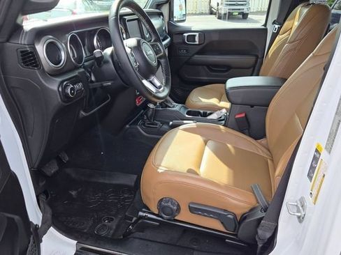Used 2022 Jeep Wrangler Unlimited Rubicon w/ Dual Top Group AWD/4WD image 24