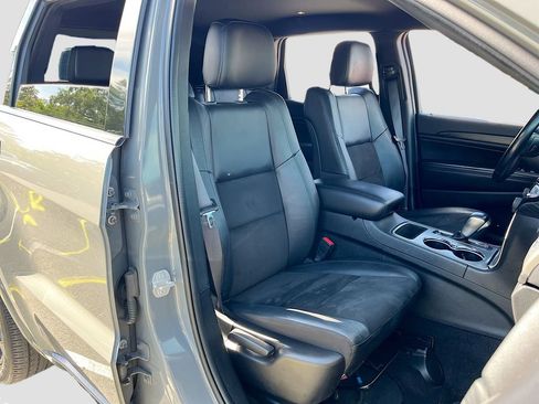 Used 2021 Jeep Grand Cherokee Laredo X image 27