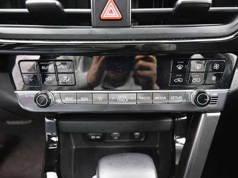 Used 2025 Kia Seltos S image 21