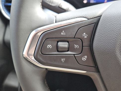 Used 2025 Chevrolet Trax LT w/ Driver Confidence Package FWD image 12