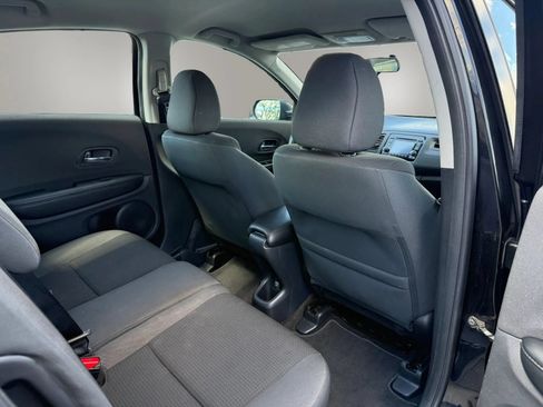Used 2021 Honda HR-V LX image 36