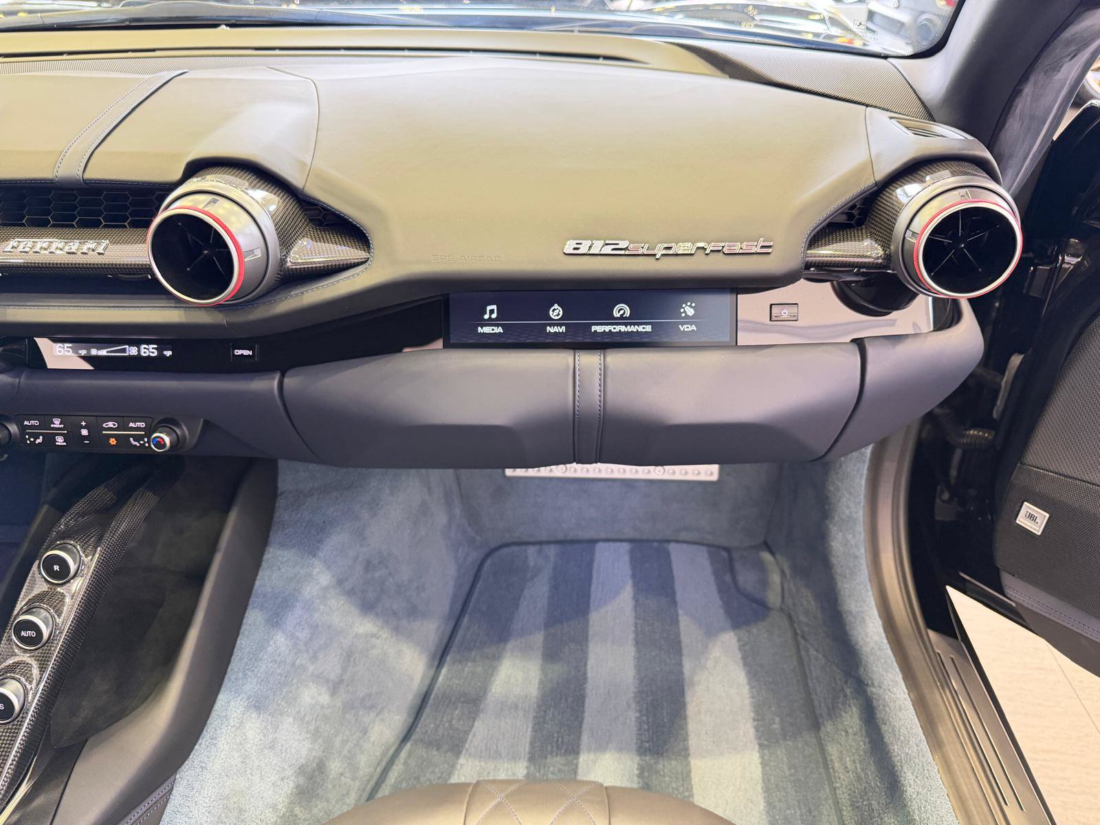 Used 2019 Ferrari 812 Superfast RWD image 37