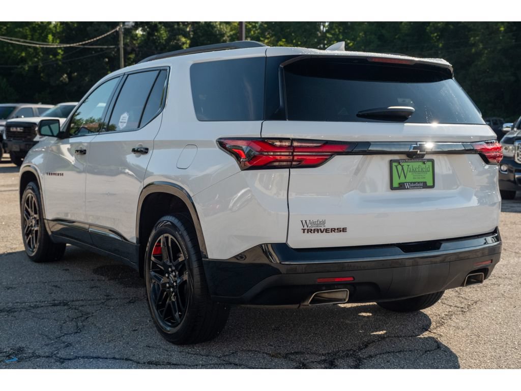 Used 2022 Chevrolet Traverse Premier w/ Redline Edition FWD image 6