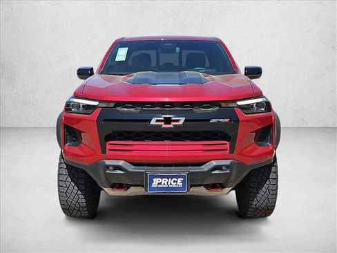 Used 2025 Chevrolet Colorado ZR2 AWD/4WD image 2