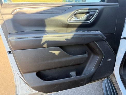 Used 2021 GMC Yukon SLT AWD/4WD image 19
