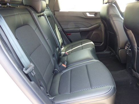 New 2025 Ford Escape SE image 7