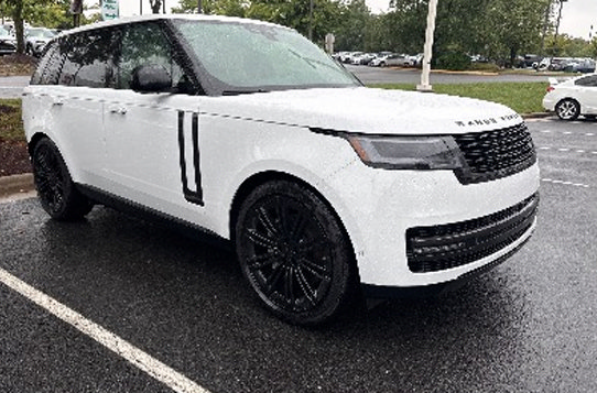 Used 2026 Land Rover Range Rover SE AWD/4WD image 2