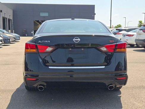 Used 2023 Nissan Altima 2.5 SR FWD image 13