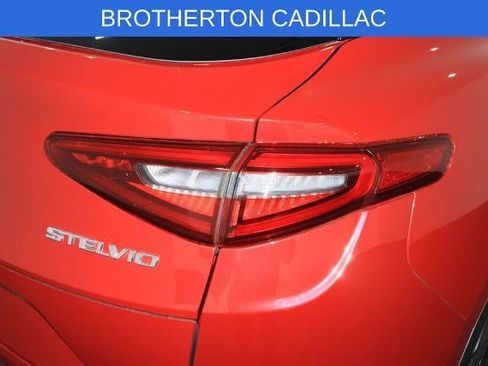 Used 2018 Alfa Romeo Stelvio Ti w/ Convenience Package image 13