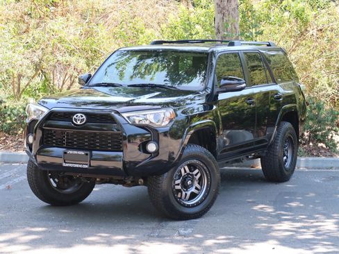 Used 2016 Toyota 4Runner SR5 Premium AWD/4WD image 6