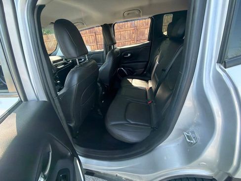 Used 2018 Jeep Renegade Limited w/ UConnect 8.4 Nav Group AWD/4WD image 41