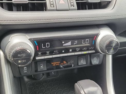 Used 2021 Toyota RAV4 XLE Premium FWD image 27