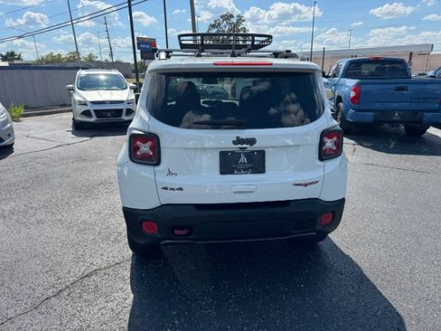 Used 2018 Jeep Renegade Trailhawk AWD/4WD image 4