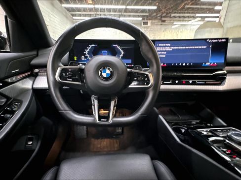Used 2026 BMW 530i w/ M Sport Package RWD image 8