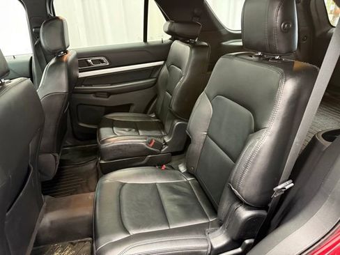 Used 2016 Ford Explorer XLT w/ Equipment Group 202A image 21