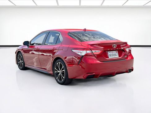Used 2020 Toyota Camry SE FWD image 6
