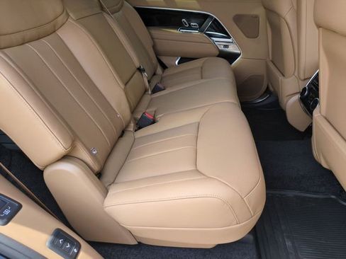 New 2026 Land Rover Range Rover Long Wheelbase SE AWD/4WD image 17