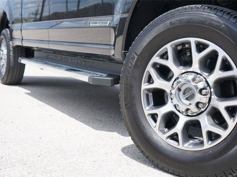 Used 2022 Ford F250 Lariat w/ Lariat Ultimate Package AWD/4WD image 2