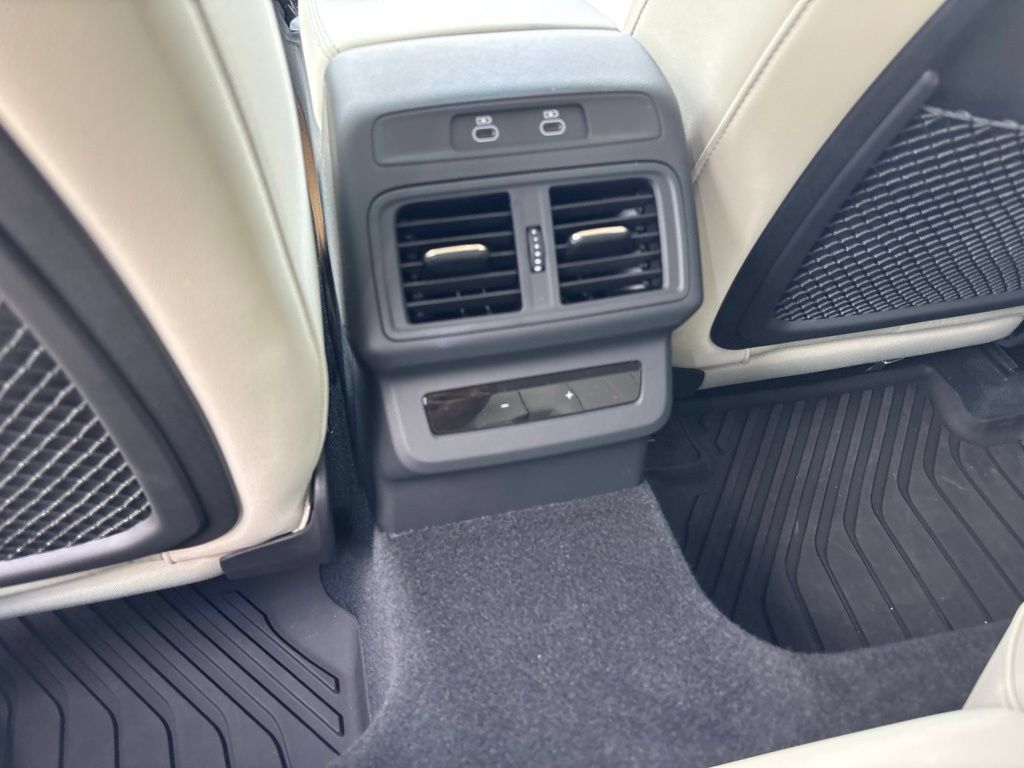 Used 2025 Audi Q5 Premium Plus w/ Premium Plus AWD/4WD image 15