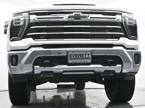 Used 2024 Chevrolet Silverado 2500 LTZ AWD/4WD image 42