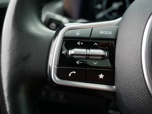 Used 2022 Kia Carnival SX Prestige FWD image 28