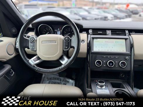Used 2018 Land Rover Discovery SE image 30