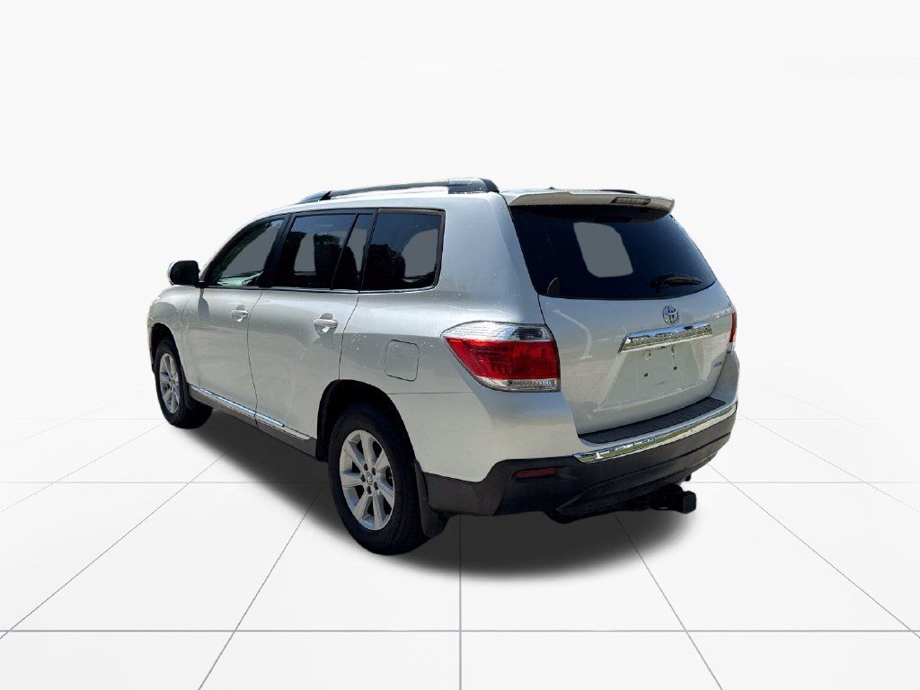 Used 2012 Toyota Highlander 4WD w/ Tech Pkg image 6