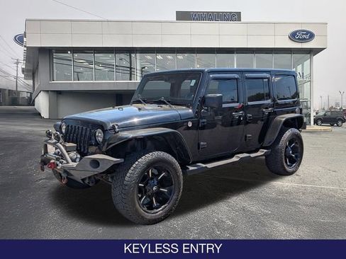 Used 2012 Jeep Wrangler Unlimited Sahara AWD/4WD image 3