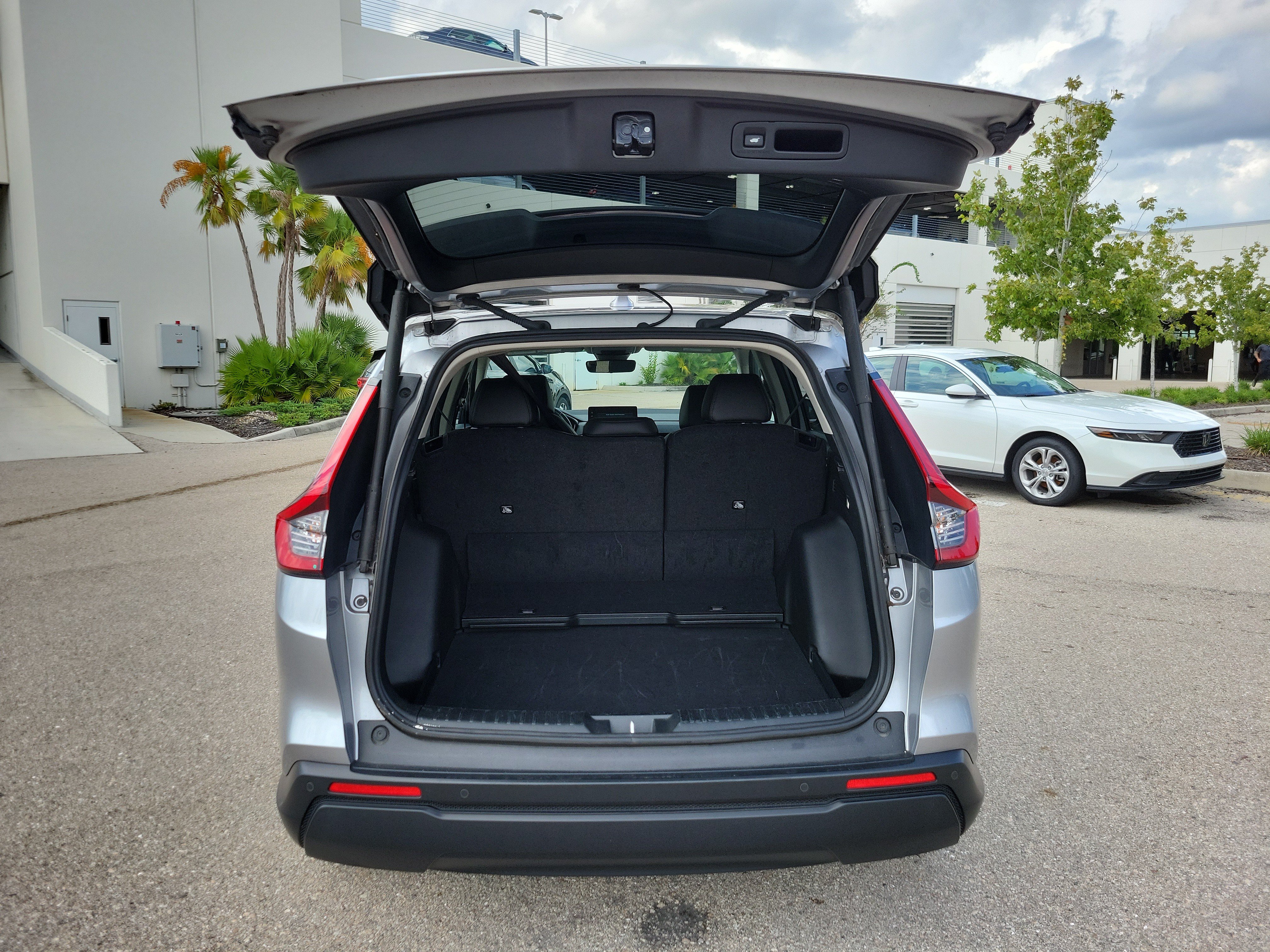 Used 2024 Honda CR-V EX-L image 11