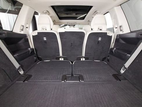 Certified 2025 Volvo XC90 B5 Plus w/ Protection Package Premier AWD/4WD image 26