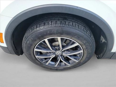 Used 2021 Volkswagen Tiguan S image 9
