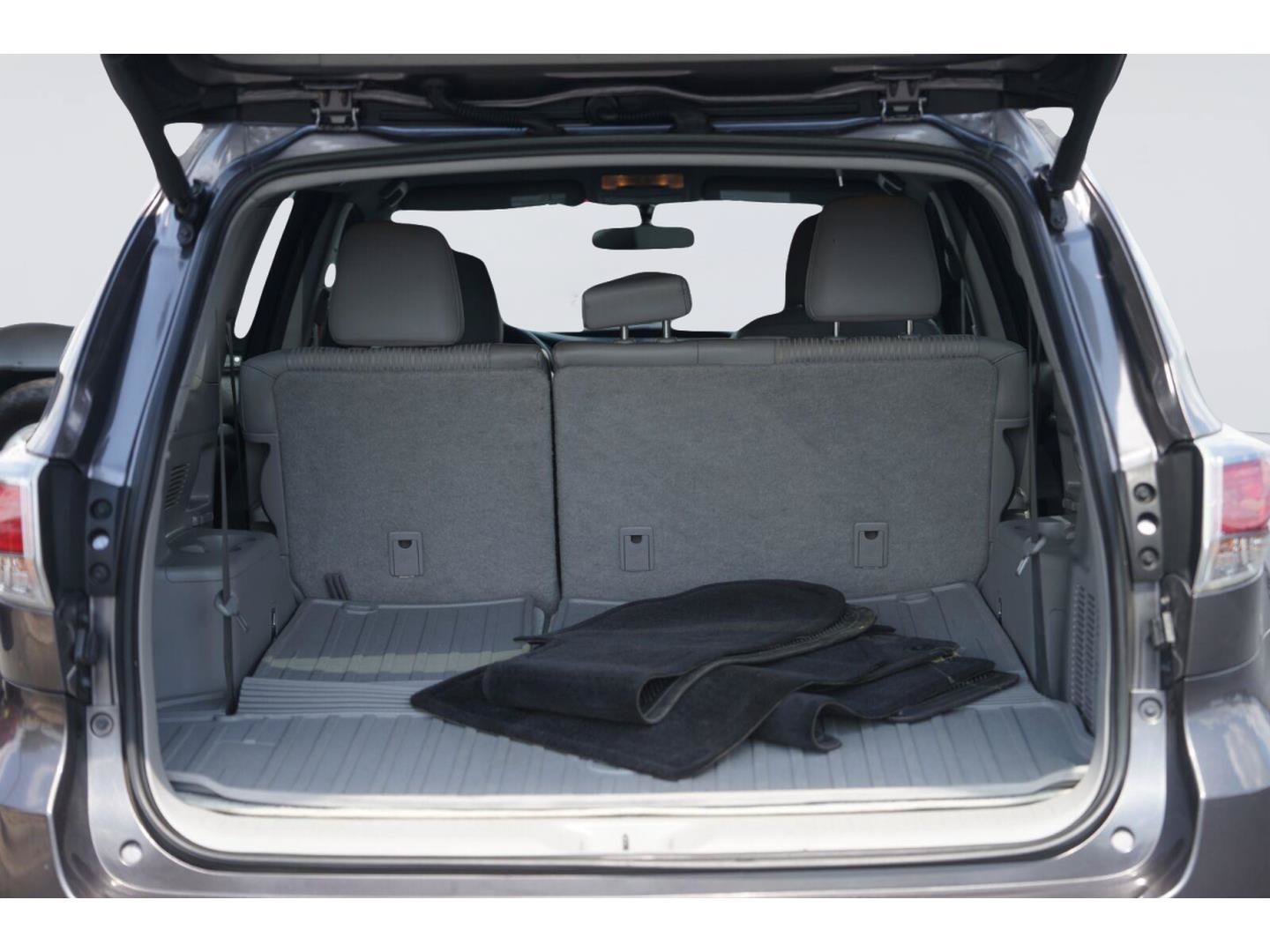 Used 2015 Toyota Highlander Plus FWD image 31