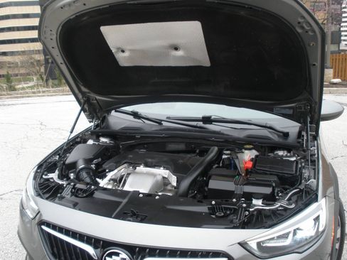 Used 2019 Buick Regal Essence w/ Driver Confidence Package I AWD/4WD image 13